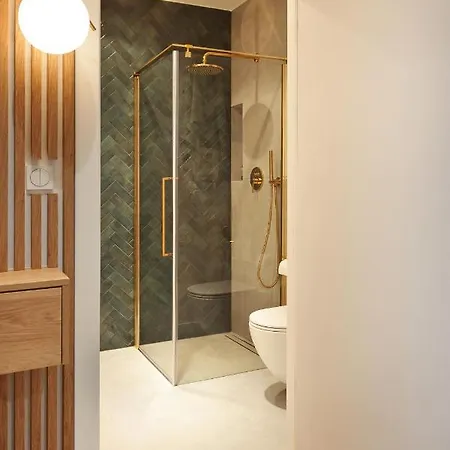 & Wave - Luxury Marina View With Spa, Pool & Free Parking Апартаменты