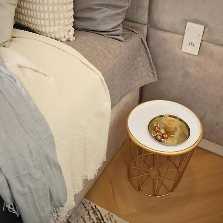 & Wave - Luxury Marina View With Spa, Pool & Free Parking Апартаменты *