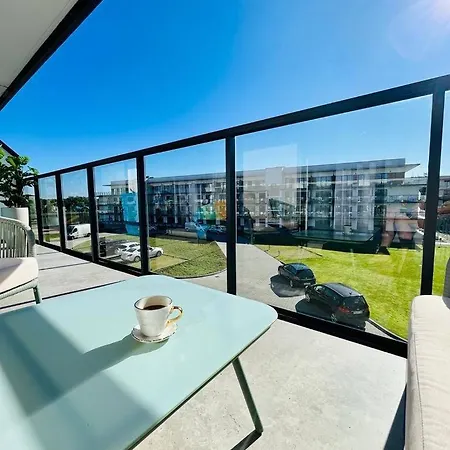 & Wave - Luxury Marina View With Spa, Pool & Free Parking *