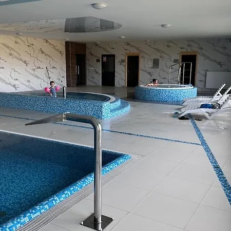 Apartment & Wave - Luxury Marina View With Spa, Pool & Free Parking