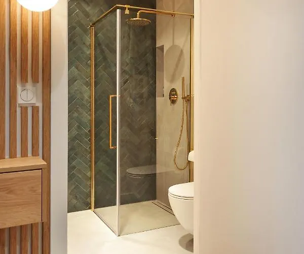 & Wave - Luxury Marina View With Spa, Pool & Free Parking Apartment