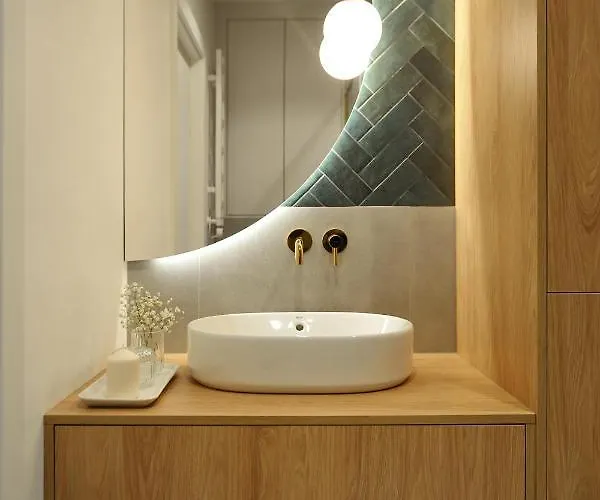 & Wave - Luxury Marina View With Spa, Pool & Free Parking Apartment