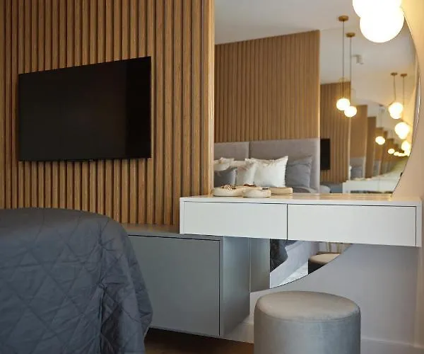 & Wave - Luxury Marina View With Spa, Pool & Free Parking Apartman