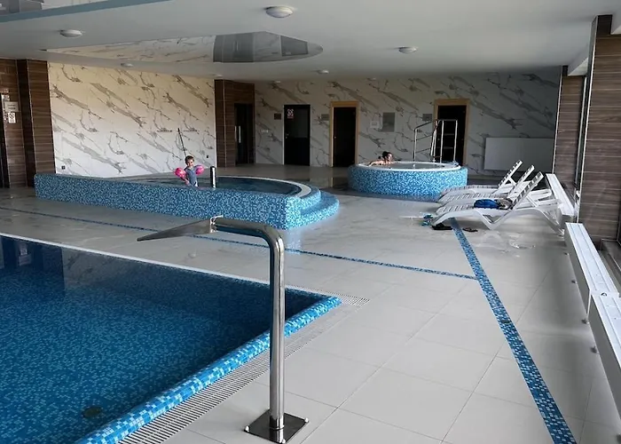 Apartment & Wave - Luxury Marina View With Spa, Pool & Free Parking