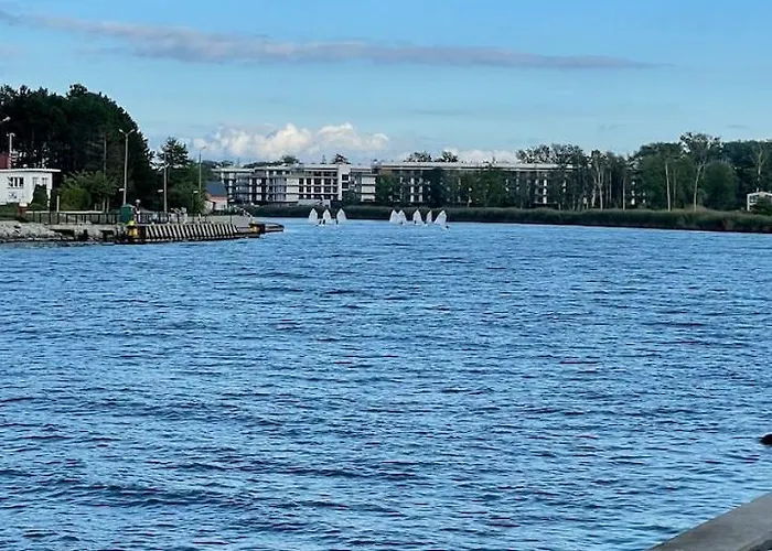 & Wave - Luxury Marina View With Spa, Pool & Free Parking Apartment